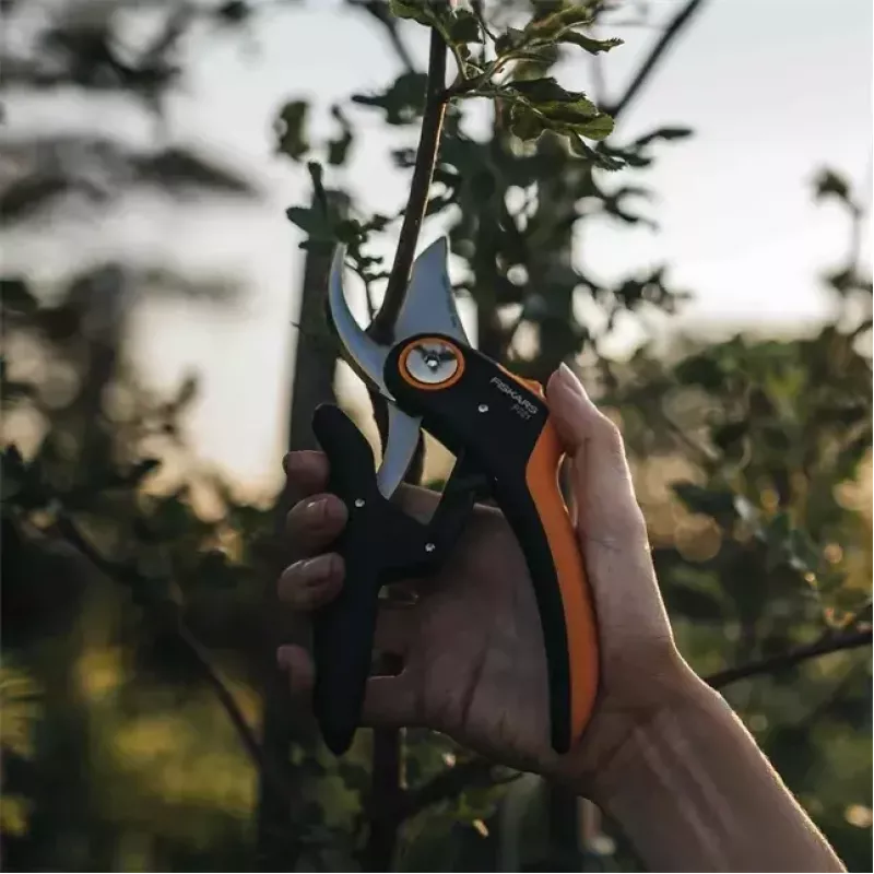 Tuinschaar Fiskars Plus PowerLever P721 — bypassschaar voor takken en stengels