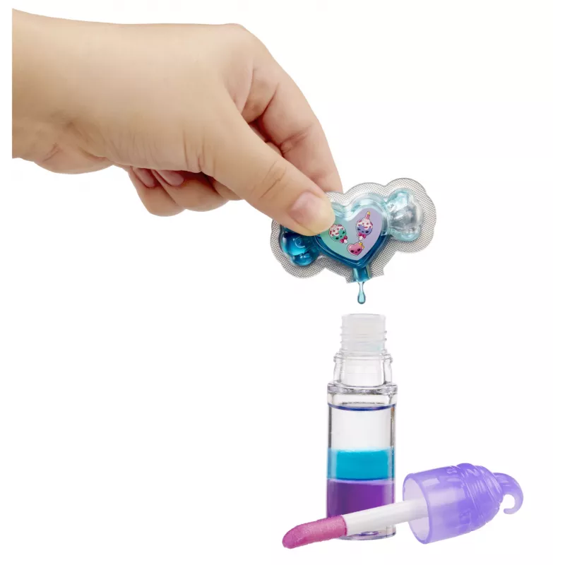 MGA Entertainment Yummiland Mystery Lip Gloss-poppop - Carly Cakepop