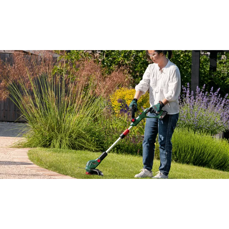 Bosch UniversalGrassCut 18V-26-500 26 cm accu zwart, groen