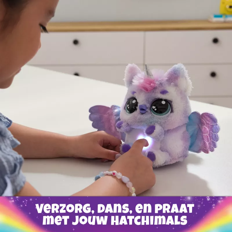 Hatchimals Alive Mystery Hatch Pufficorn Spinmaster AA-batterij roze wit