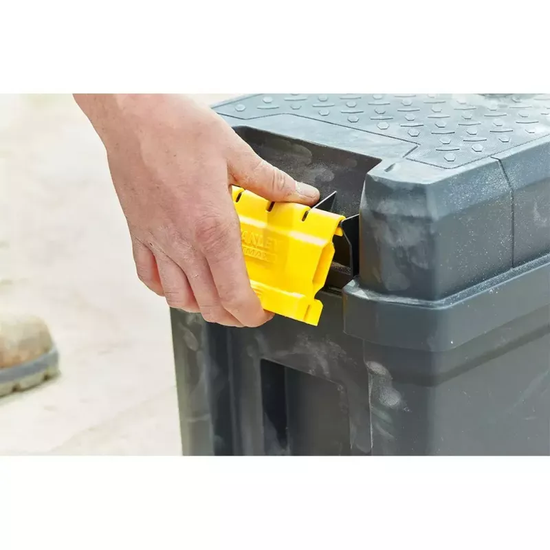 Stanley FatMax FMST81083-1 gereedschapskist met opstap, kunststof, 30 kg draagvermogen, zwart/geel