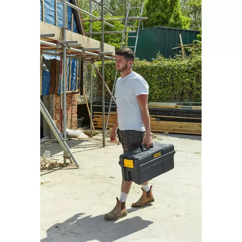 Stanley FatMax FMST81083-1 gereedschapskist met opstap, kunststof, 30 kg draagvermogen, zwart/geel