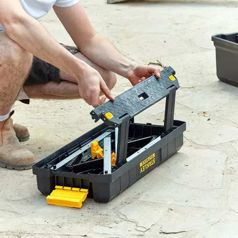 Stanley FatMax FMST81083-1 gereedschapskist met opstap, kunststof, 30 kg draagvermogen, zwart/geel