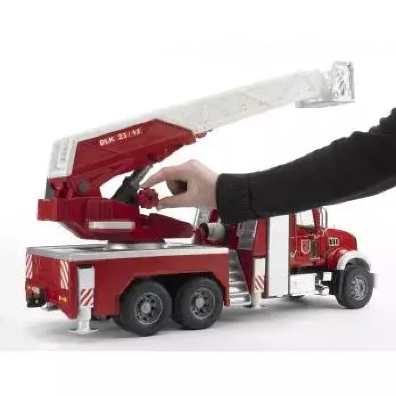 Brandweer BRUDER MACK Granite met waterpomp