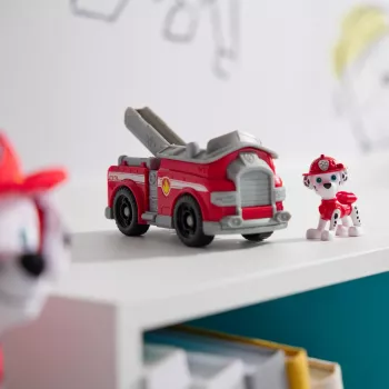 PAW Patrol, Marshalls brandweerauto, speelvoertuig met verzamelfiguur, duurzaam geproduceerd kinderspeelgoed voor jongens en meisjes vanaf 3 jaar