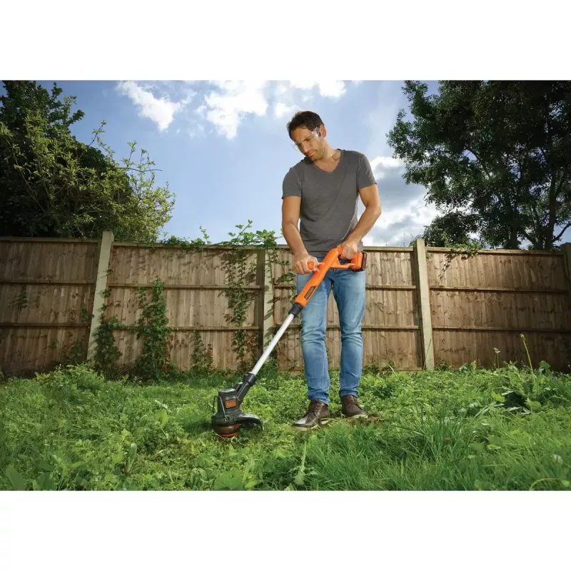 Black & Decker ST182320-QW accu-grastrimmer, 18 V, 2,0 Ah Li-ion, 25 cm maaibreedte, incl. accu en oplader, oranje/zwart