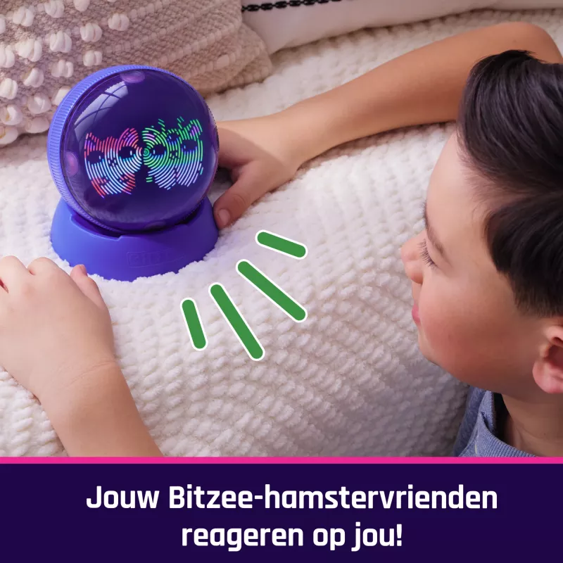 Interactief hamsterbal speelgoed Spinmaster Bitzee met meer dan 20 digitale hamsters, rolt en reageert op aanraking, AA-batterij, meerkleurig