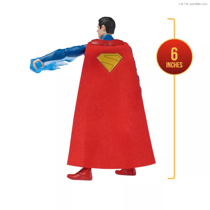 DC Comics, SUPERMAN Epic Strike actiefiguur, 15 cm groot, authentieke filmstyling, inclusief 2 accessoires, speelgoed voor jongens en meisjes vanaf 4 jaar
