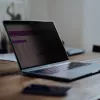 StarTech.com 14 inch MacBook Pro 21/23 laptop-privacyscreen, afneembare en omkeerbare antireflecterende privacyscreen, magnetische laptop-schermbescherming met 51% blauwlichtreductie