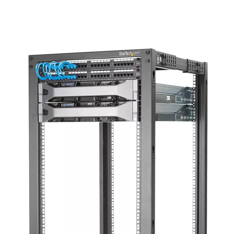 StarTech.com 4-posts 18U mobiel open-frame serverrack, vier-posts 19 inch netwerkrack met wielen, rolbaar rack met verstelbare diepte voor computer/AV/data/IT-apparatuur – wielen, stelvoeten of vloermontage
