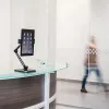 StarTech.com verstelbare tabletstandaard met arm – zwenkbaar – wandmontage