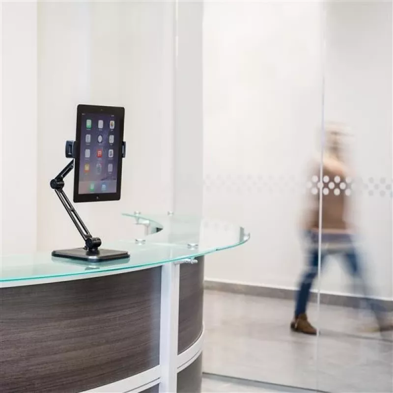 StarTech.com verstelbare tabletstandaard met arm – zwenkbaar – wandmontage