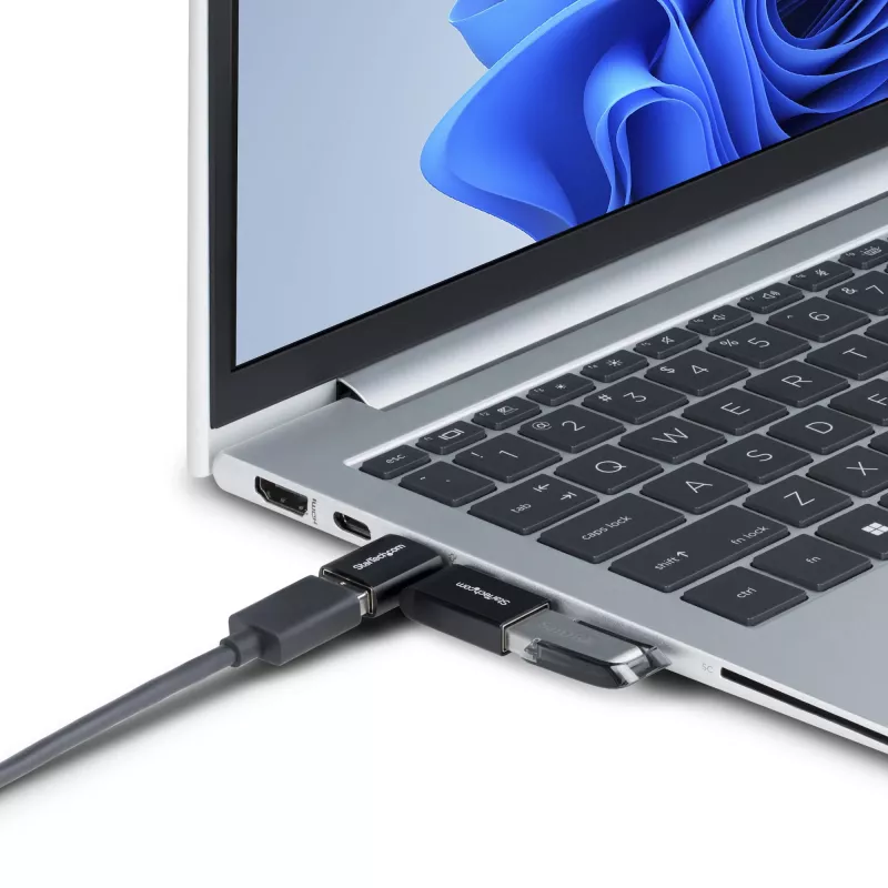 StarTech.com haakse USB-C-naar-USB-A-adapter, USB 5 Gbit/s, compacte USB-C-stekker naar USB-A-bus-adapter, metalen behuizing, stekker/bus