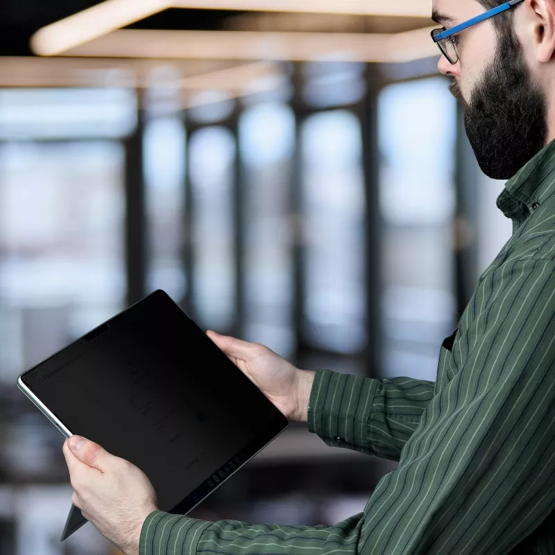 StarTech.com 4-weg 12,3 inch Surface Pro 4/5/6/7/7+ privacyfilter, staand/liggend, touch-geschikt, +/- 30° kijkhoek, blauwlichtreductie, matte afwerking