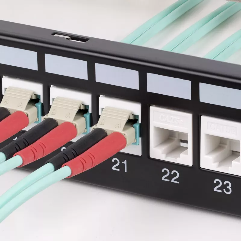 StarTech.com LC-naar-LC-koppeling, LC-glasvezelkoppeling, LC/UPC-keystone bus, duplex glasvezel-LC-keystone-koppeling voor patchpaneel