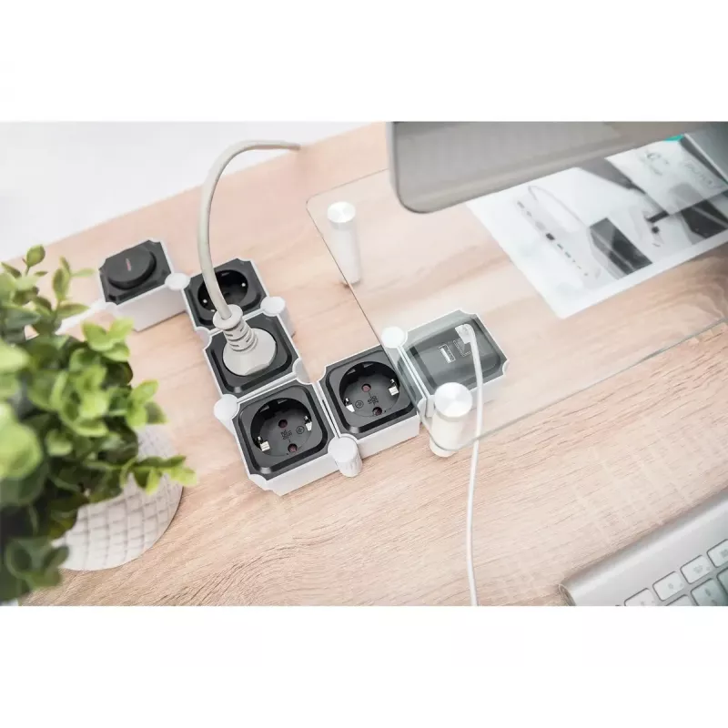 Stekkerdoos Digitus flexibel 4-voudig met 2 USB-poorten & schakelaar