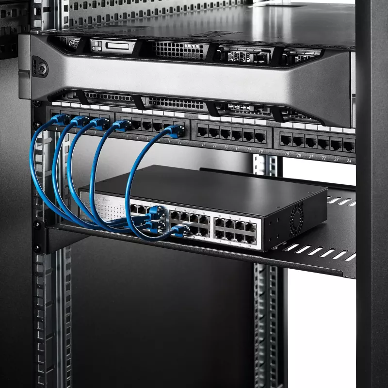 StarTech.com 1U serverrack-legbord – universele geventileerde rack-montage cantilever lade voor 19 inch netwerkapparatuur-rack & kast – hoogbelastbaar staal – draagvermogen 44lb/20kg – 16 inch diepe lade, zwart