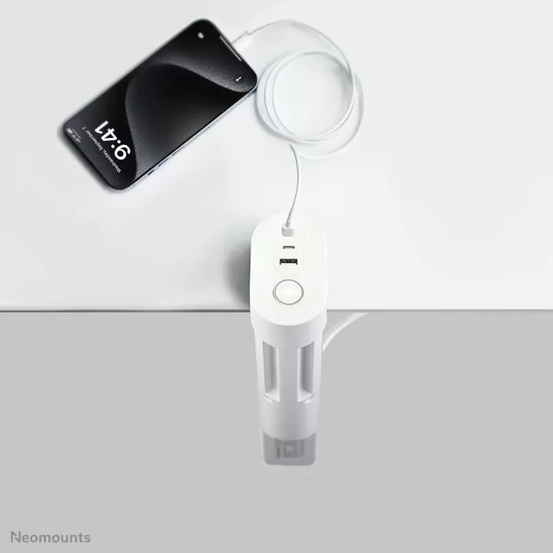 Neomounts DS22-840WH6 bureaucontactdoos met klem en USB-C- en USB-A-aansluitingen – snel opladen