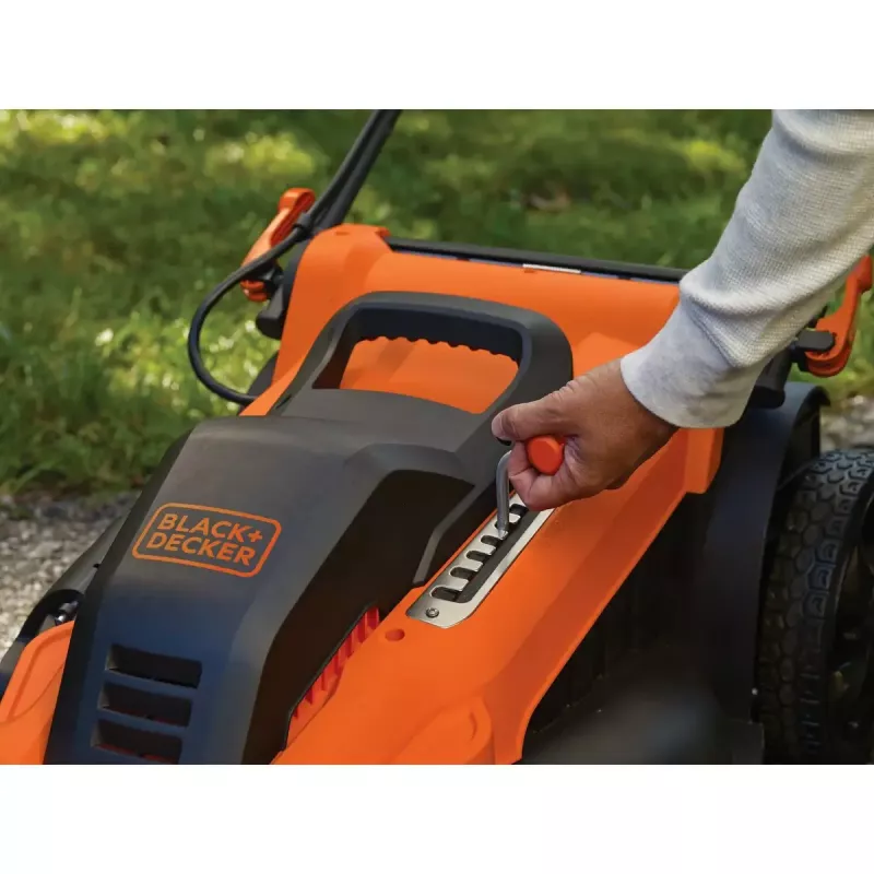 Handgeleide grasmaaier Black & Decker LM2000-QS
