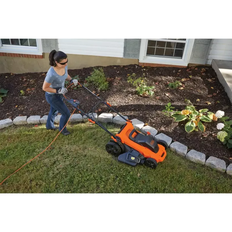 Handgeleide grasmaaier Black & Decker LM2000-QS