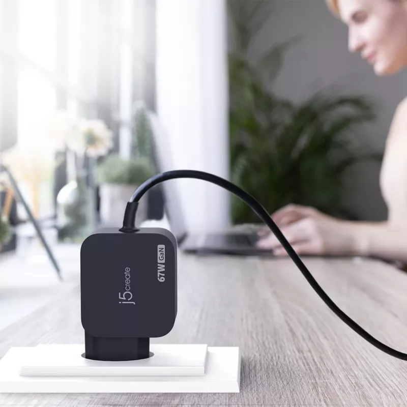 j5create JUP1565DCE3A-EN 67W GaN PD USB-C® Mini-opladers met 3 soorten DC-stekkers - EU