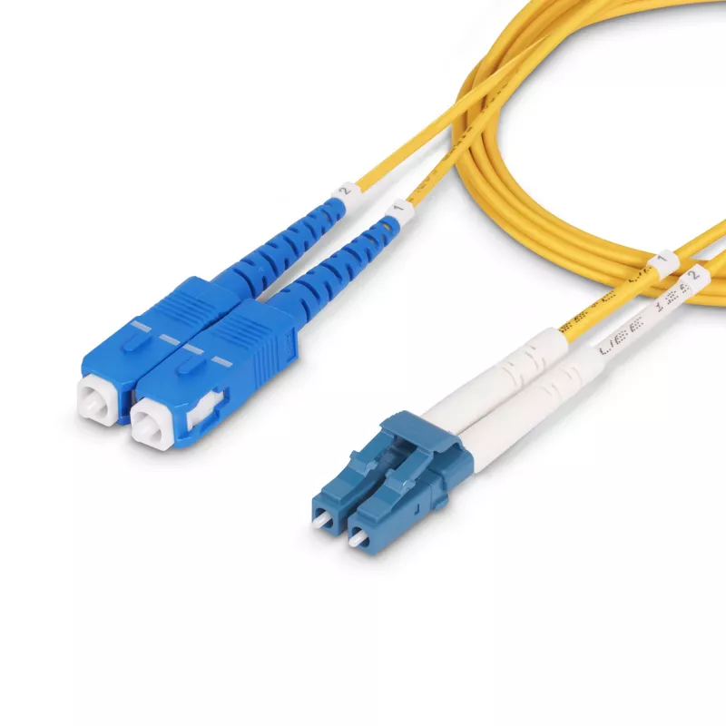 StarTech.com SMLCSC-OS2-7M 7 m (23 ft) LC–SC (UPC) OS2 singlemode duplex glasvezelpatchkabel, 9/125 µm, lasergeoptimaliseerd, 10G/100G, buigongevoelig, laag insertieverlies, LSZH, geel