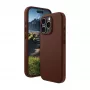 De dbramante1928 Roskilde hoes voor iPhone 16 Pro in Dark Tan combineert tijdloze elegantie met moderne functionaliteit