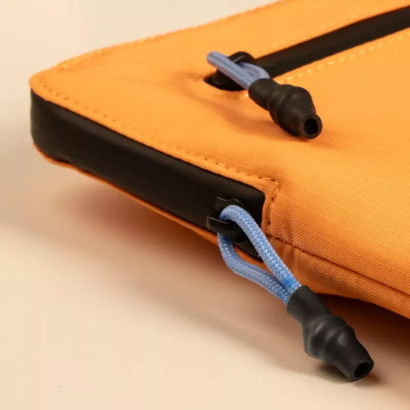 Hoes Native Union Ultralight Sleeve 33 cm (13 inch) oranje 232 g