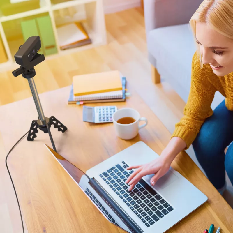 j5create JVCU100 USB™ HD-webcam met 360°-rotatie, 1080p video-opname-resolutie, zwart