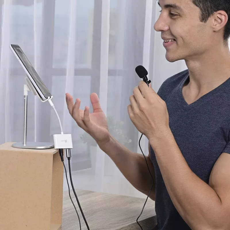 j5create JCA122 USB-C® naar 3,5-mm-audio-adapter met Power Delivery, zwart
