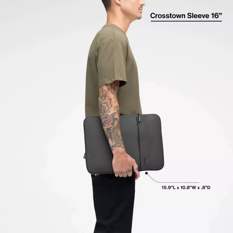Incase Crosstown Sleeve met Woolenex voor 16-inch laptop