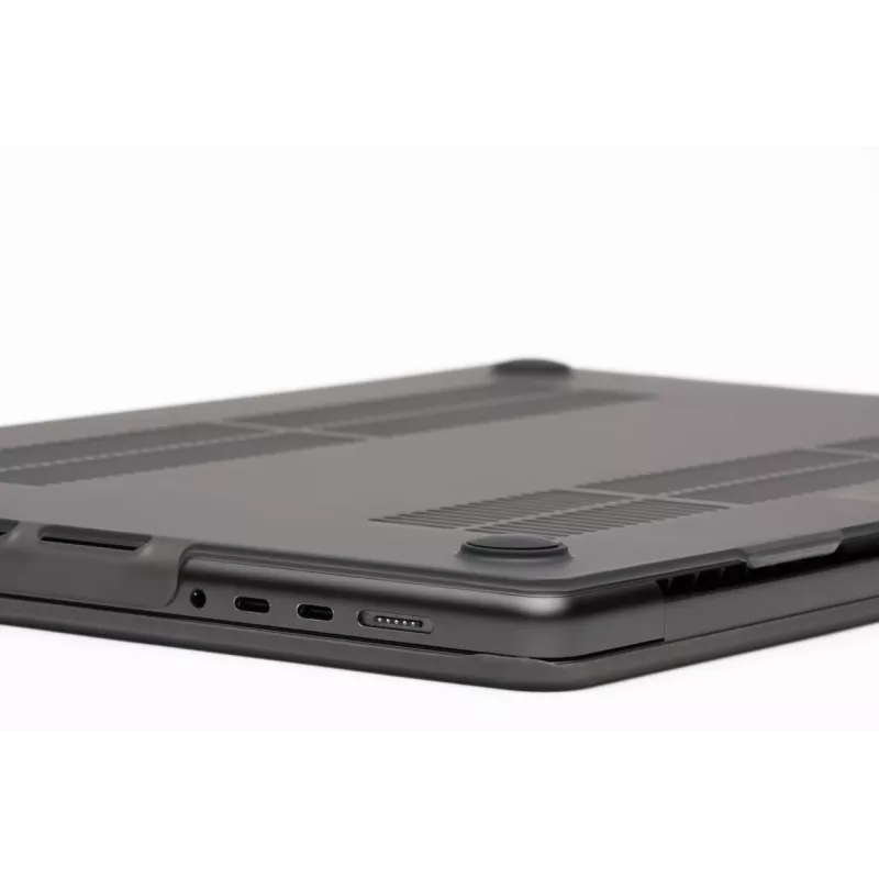 Hardcase hoes Zagg voor MacBook Pro 13 M2/M1 (20) – smoke-afwerking, beschermhoes