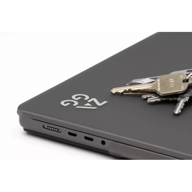 Hardcase hoes Zagg voor MacBook Pro 13 M2/M1 (20) – smoke-afwerking, beschermhoes