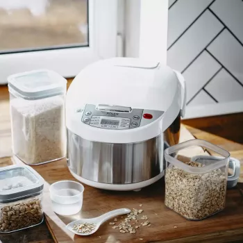 Multicooker Adler AD 6420 — 700 W, 3,25 L inhoud, 6 programmeerbare programma's, LED-display