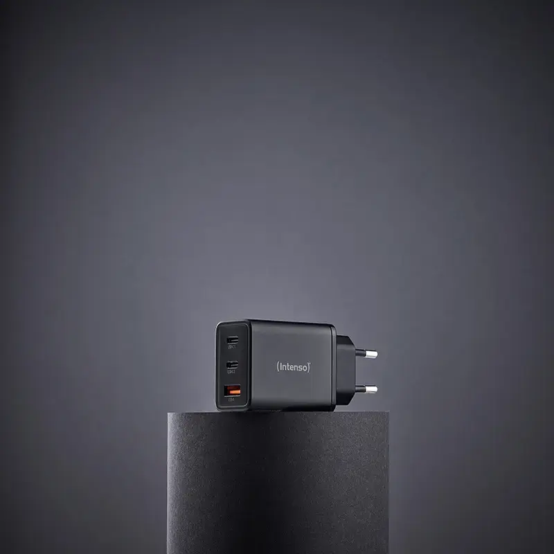 Voeding Intenso W65ACC USB-A- en USB-C-aansluitingen zwart