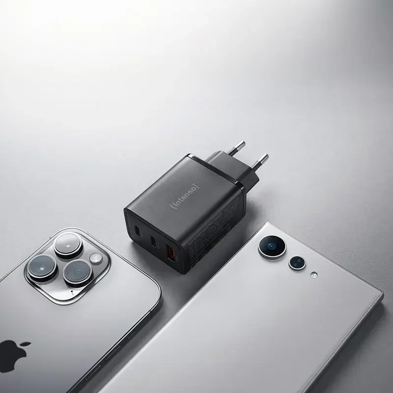 Voeding Intenso W65ACC USB-A- en USB-C-aansluitingen zwart