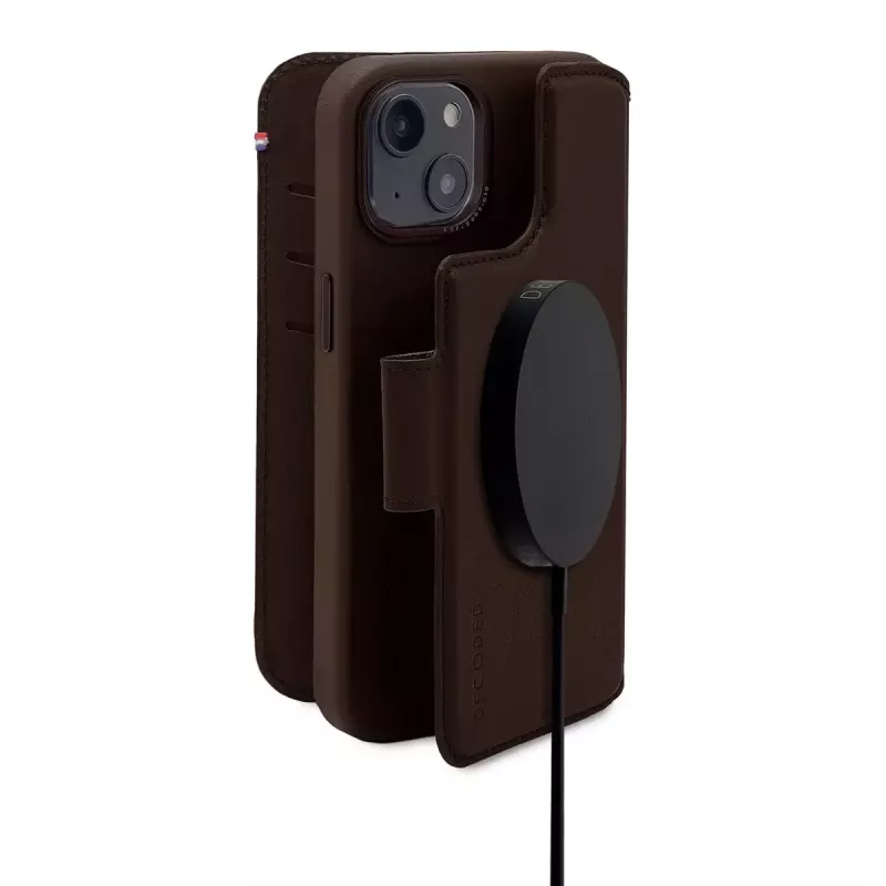 Wallet-hoes Decoded iPhone 14 Plus bruin 6,7 inch 3 kaartvakken