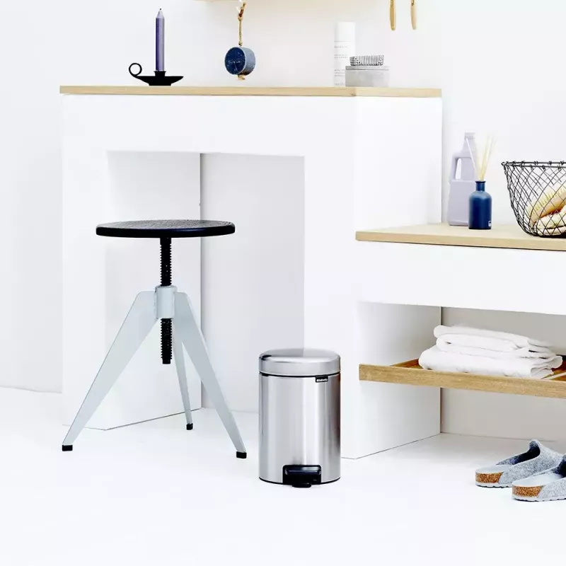 Brabantia newIcon pedaalemmer rond geborsteld RVS
