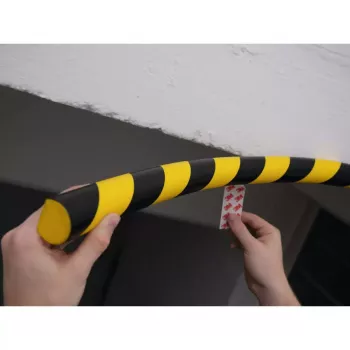 DURABLE S30R Oppervlaktebeschermingsprofiel, geel/zwart, zelfklevend, 1 m