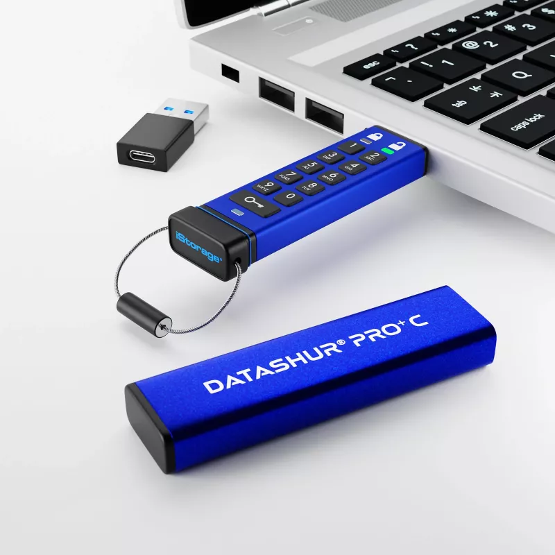 iStorage datAshur PRO+C 32GB | FIPS 140-3 Level 3 gecertificeerd | veilige USB Type-C-drive | AES-XTS 256-bit hardwareversleuteling | PIN-beveiligd | type C-A-adapter inbegrepen