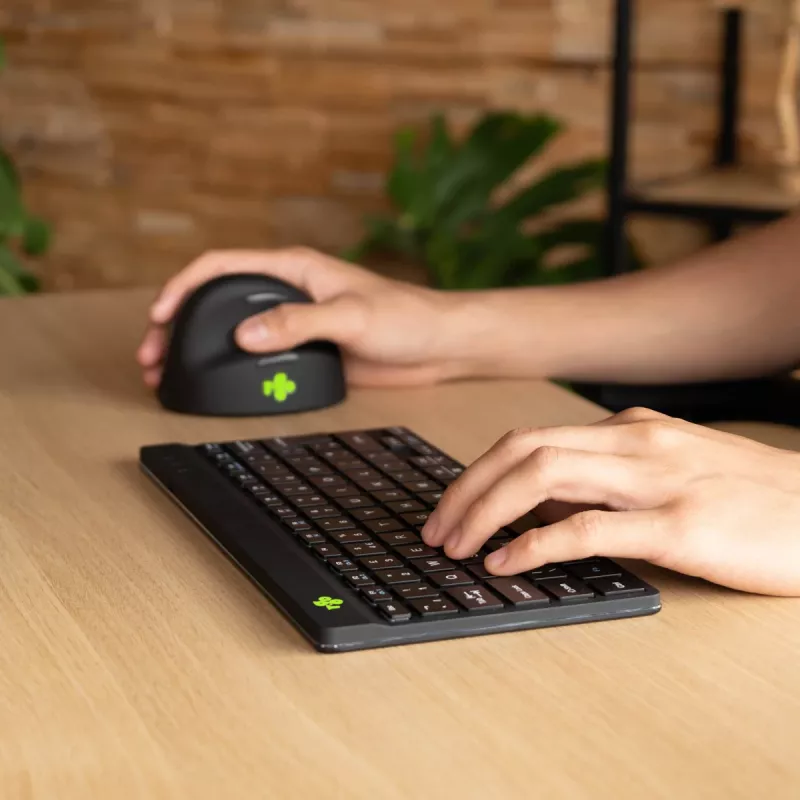 R-Go Tools ergonomisch toetsenbord R-Go Compact Break, compact toetsenbord met pauzesoftware, QWERTY (IT), Bluetooth, zwart
