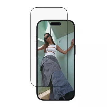 Schermbeschermfolie PanzerGlass SAFE. by voor iPhone 17 Pro — ultrabrede PET-folie met zwarte rand, droge aanbrenging, kras- en stootvast