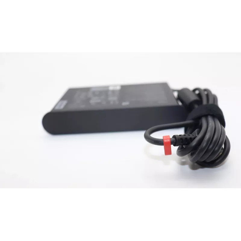 Lenovo 5A11K67847 voeding/inverter binnen 135 W zwart