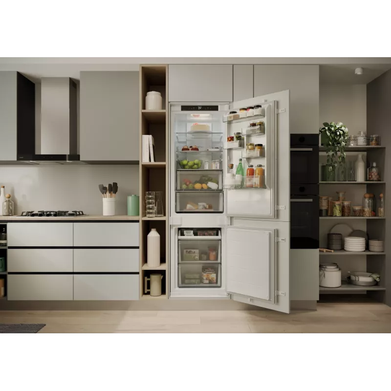 Candy CNBQT3518E inbouwkoelkast 251 L