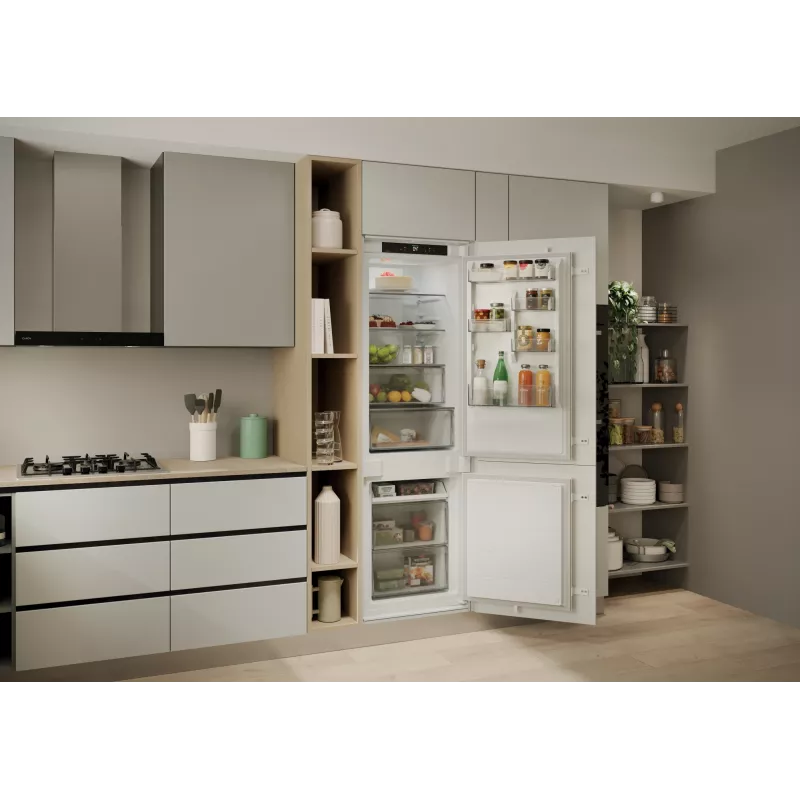 Candy CNBQT3518E inbouwkoelkast 251 L