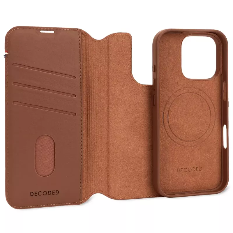 Wallet Case Decoded iPhone 16 Pro Max bruin 3 vakken voor kaarten
