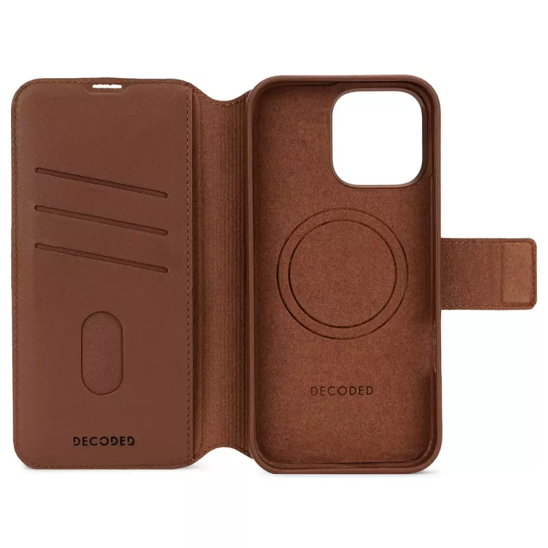 Wallet Case Decoded iPhone 16 Pro Max bruin 3 vakken voor kaarten