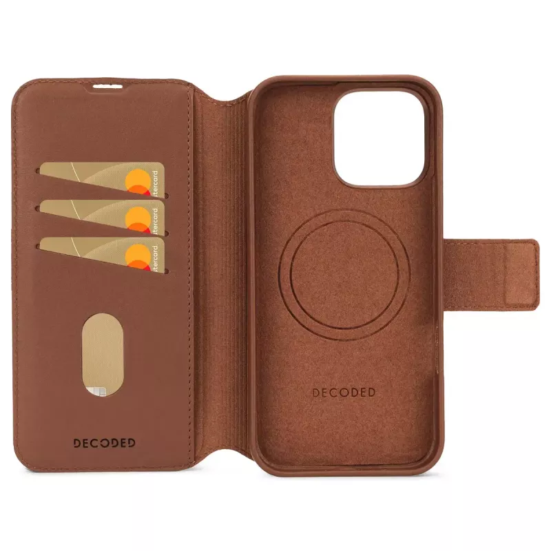 Wallet Case Decoded iPhone 16 Pro Max bruin 3 vakken voor kaarten