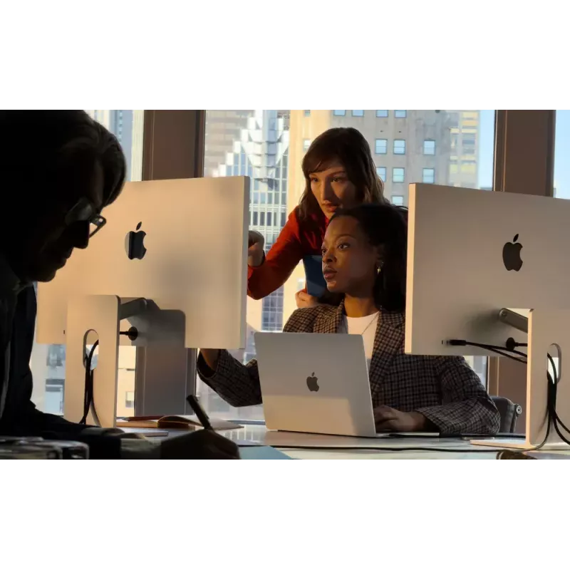 Monitor Apple Studio Display 27 inch (68,6 cm) 5K Ultra HD LED, nanotextuurglas, VESA-houderadapter, zilver