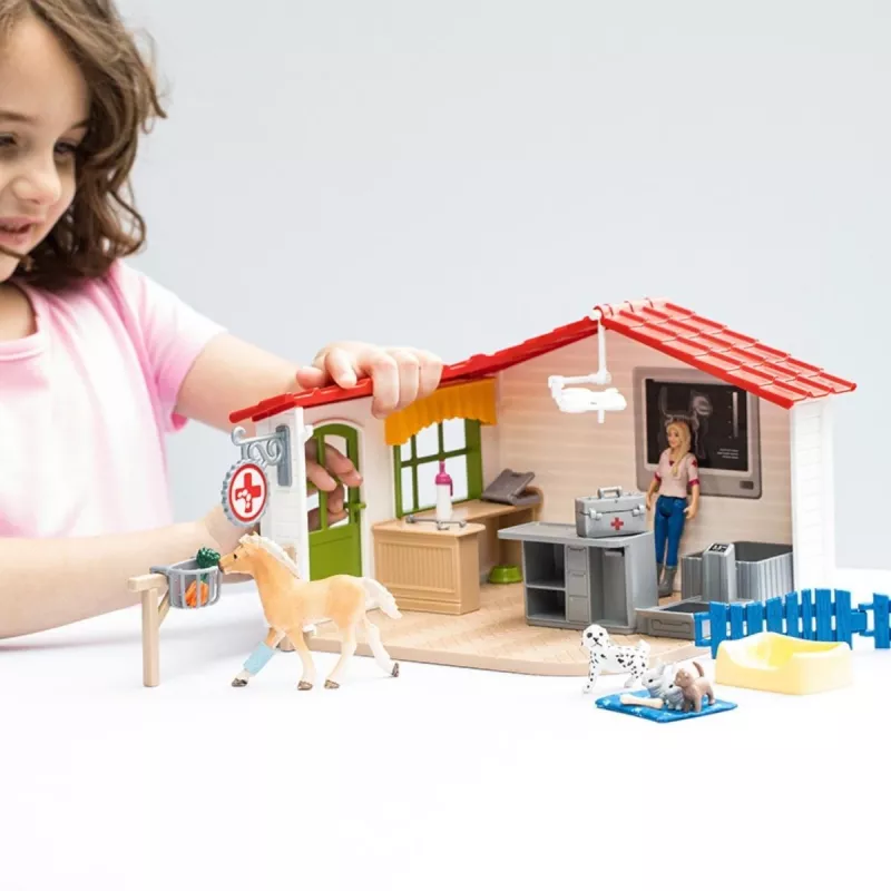 Dierenartspraktijk met dieren Schleich 42502